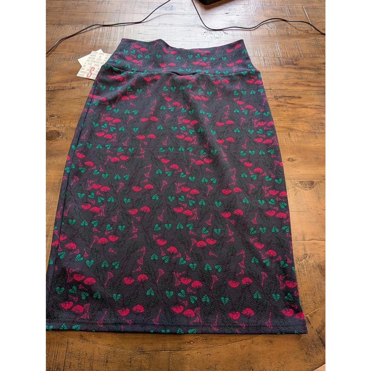 Lularoe Cassie Women's Skirt Size S Nwt